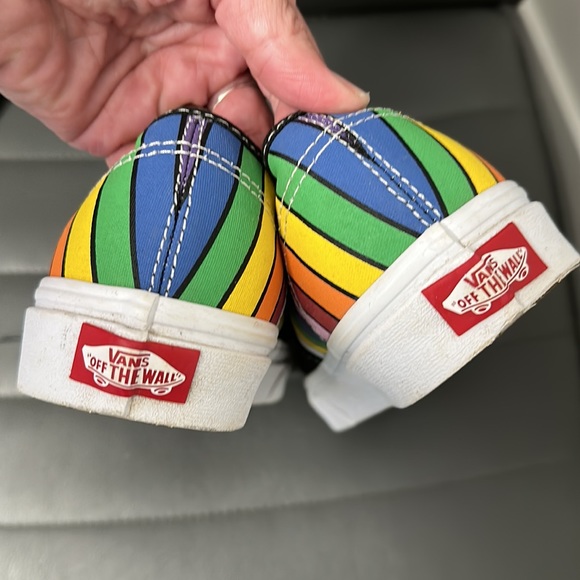 VANS Refract Rainbow Stripe Canvas Skate Shoes women’s 6.5 - Picture 7 of 7